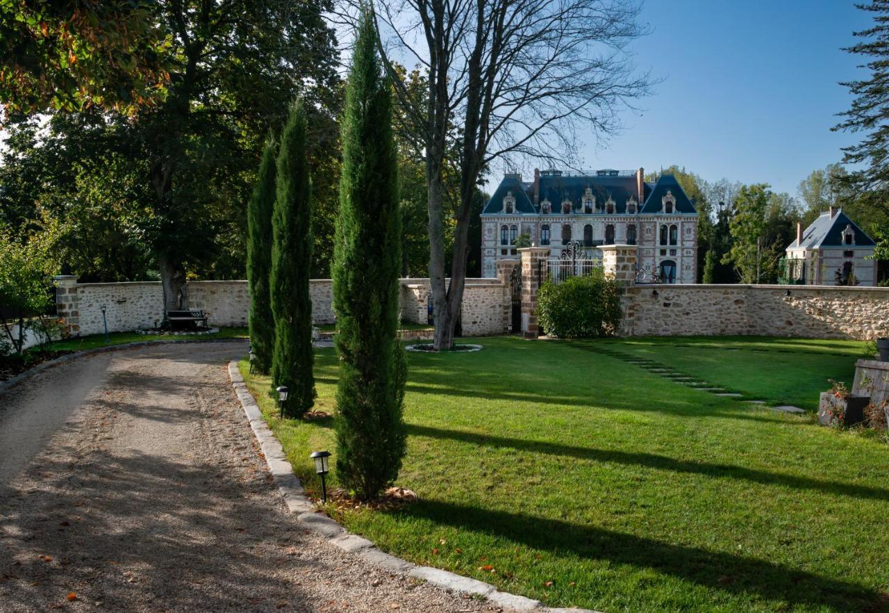 Le Clocher De La Duchesse Bonnelles Exterior photo
